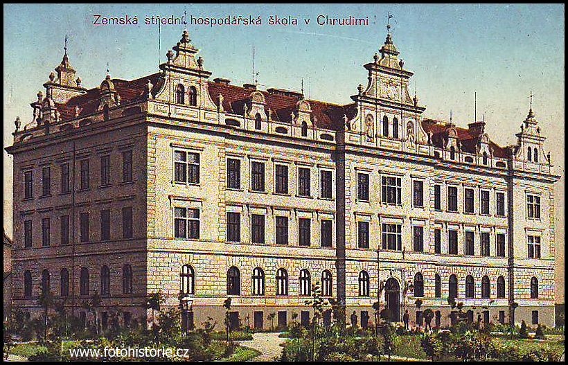budova školy v roce 1912